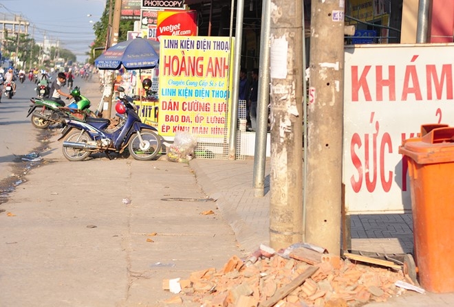 Dong Nai dung may muc pha bo cong trinh lan chiem via he hinh anh 2