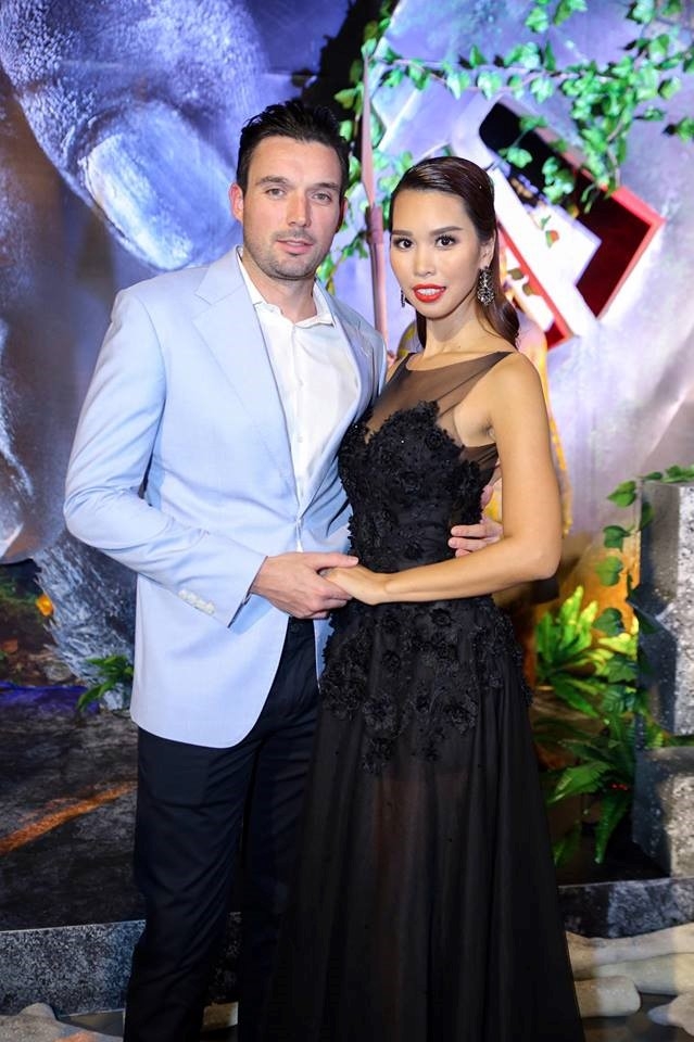 Ha Anh ke chuyen duoc chong che cho trong dam chay hinh anh 1