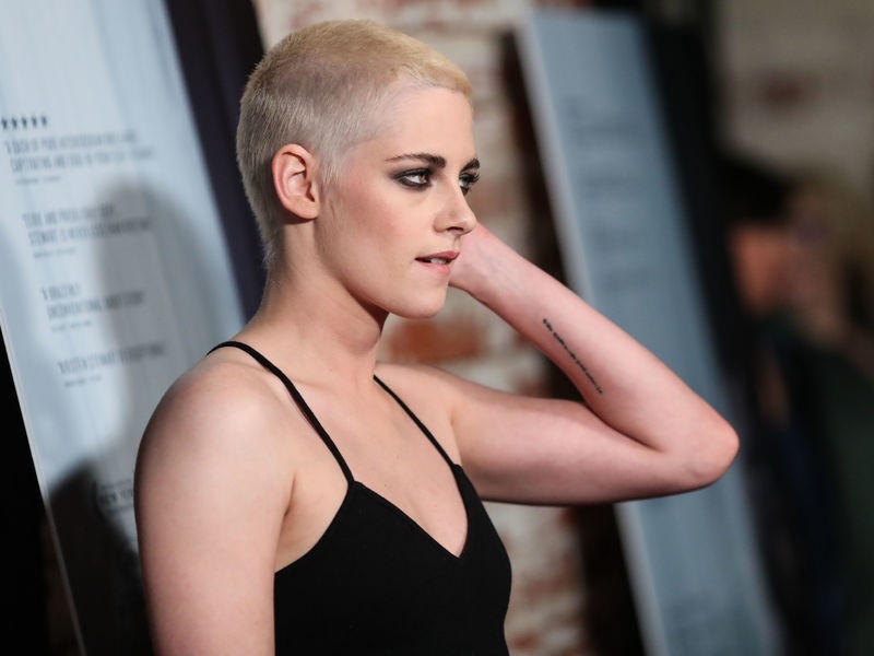Kristen Stewart xuat hien voi dau troc loc o su kien hinh anh 5