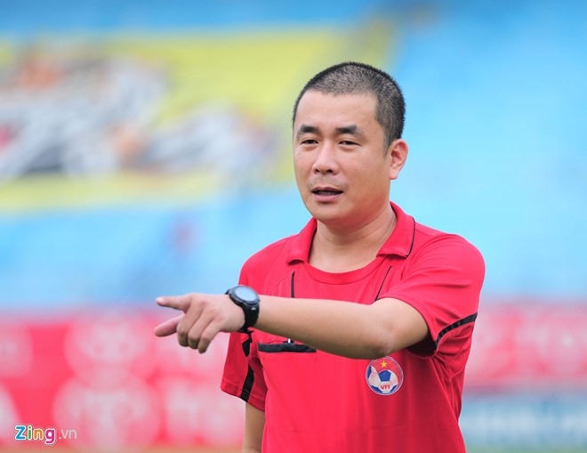 Nguoi thoi 11 m cho Barca co thau bat hanh cua trong tai Viet? hinh anh 2