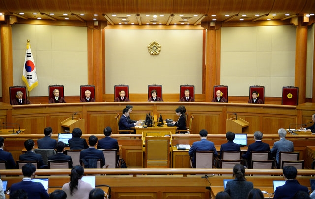  Bà Lee, 65 tuổi, là nữ thẩm phán duy nhất trong số 8 thẩm phán của Tòa án Hiến pháp. (Ảnh: Reuters) 