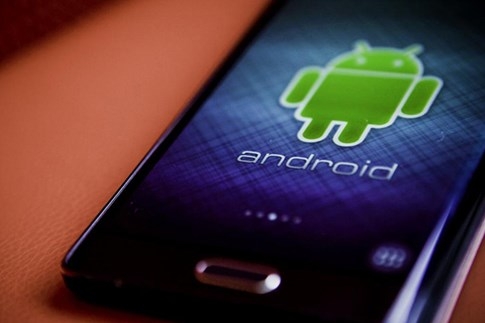 36 mẫu smartphone bị tố cài sẵn mã độc theo dõi người dùng - ảnh 1