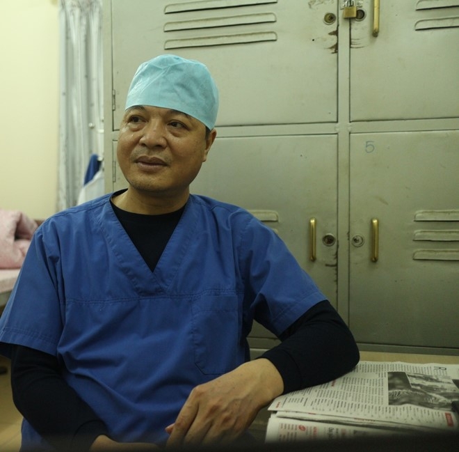 Bac si ke chuyen pha thai cho be gai 13 tuoi hinh anh 1