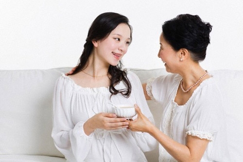 chuyen me chong bi nang dau danh da 
