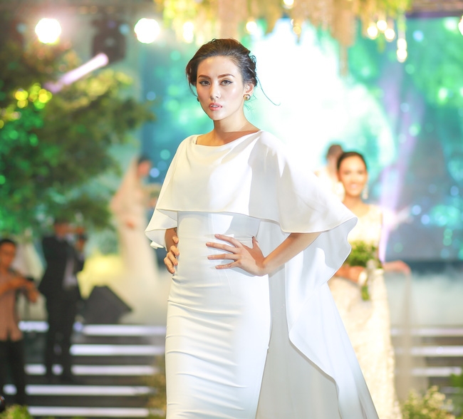 Bị đồn là HLV The Face 2017, siêu mẫu Võ Hoàng Yến trả lời lấp lửng - Ảnh 6.