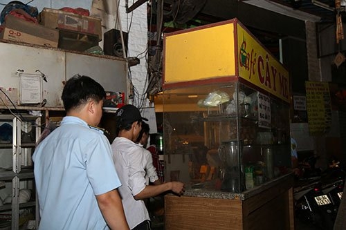 o to chiem via he bi cau, chu xe lon tieng voi csgt hinh anh 12