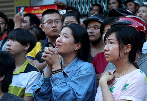 chay-quan-kem-o-nha-trang-hang-chuc-khach-thao-chay-2