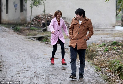 quen qua mang, chang dep trai quyet cuoi co gai mat mui vi chuot can chi sau mot lan gap - 4