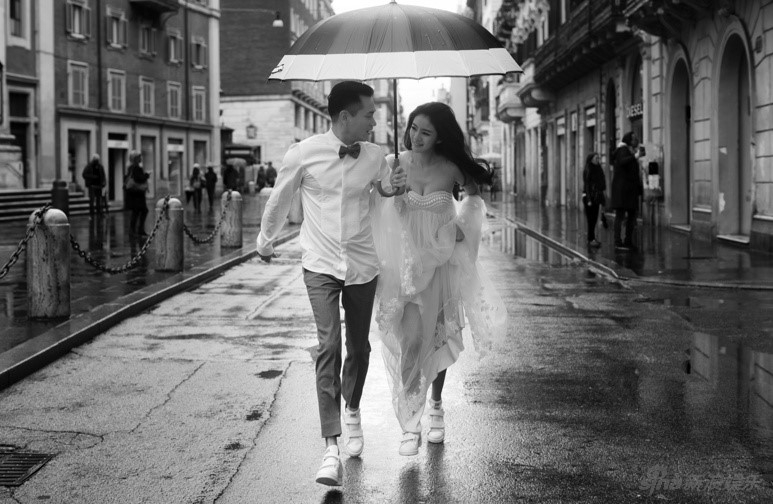 Anh cuoi cua sao 'Y thien do long ky' va ban trai ty phu USD hinh anh 2