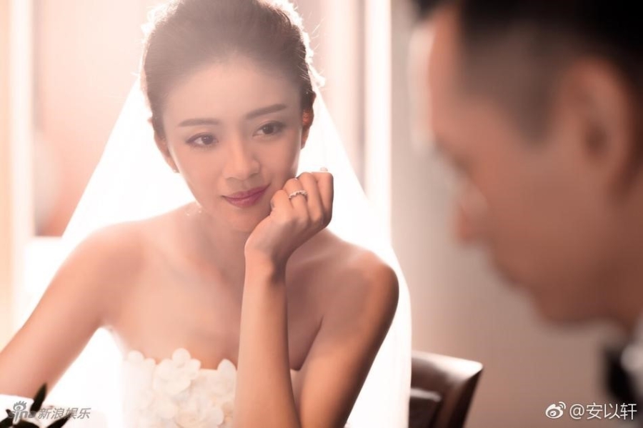Anh cuoi cua sao 'Y thien do long ky' va ban trai ty phu USD hinh anh 4