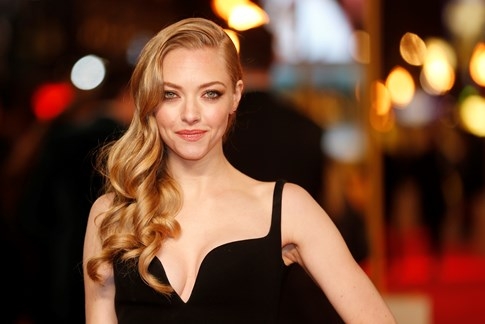Nữ diễn viên Amanda Seyfried bị phát tán ảnh khỏa thân - ảnh 1