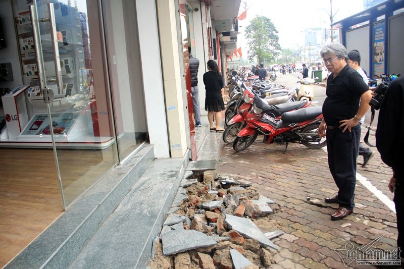 vỉa hè, vỉa hè Hà Nội, phá bậc tam cấp, lấn chiếm vỉa hè