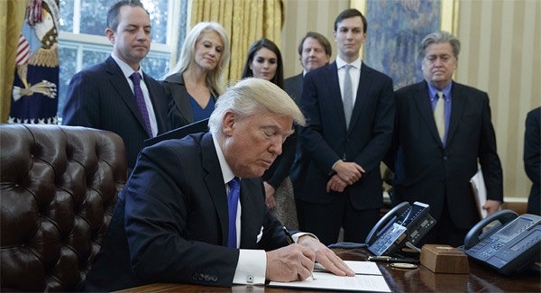 Donald Trump, tùy tùng, cố vấn, trợ tá, tháp tùng, Tổng thống Trump