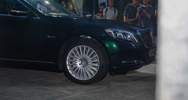 Cặp đôi Mercedes-Maybach S400 4Matic và S500 ra mắt khách hàng Việt, giá từ 6,9 tỷ Đồng - Ảnh 5. Cặp đôi Mercedes-Maybach S400 4Matic và S500 ra mắt khách hàng Việt, giá từ 6,9 tỷ Đồng - Ảnh 5.