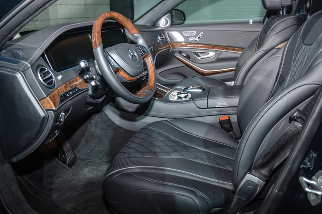 Cặp đôi Mercedes-Maybach S400 4Matic và S500 ra mắt khách hàng Việt, giá từ 6,9 tỷ Đồng - Ảnh 10. Cặp đôi Mercedes-Maybach S400 4Matic và S500 ra mắt khách hàng Việt, giá từ 6,9 tỷ Đồng - Ảnh 10.