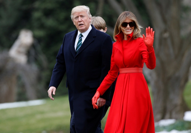 Tuy mới chỉ 10 tuổi nhưng Barron Trump đã cao gần bằng cha. Cậu bé sẽ tổ chức sinh nhật vào ngày 20/3 tới. Kể cả trong chiến dịch tranh cử của ông Trump hồi năm ngoái và khi tỷ phú New York đắc cử tổng thống, Barron ít khi xuất hiện trước truyền thông.