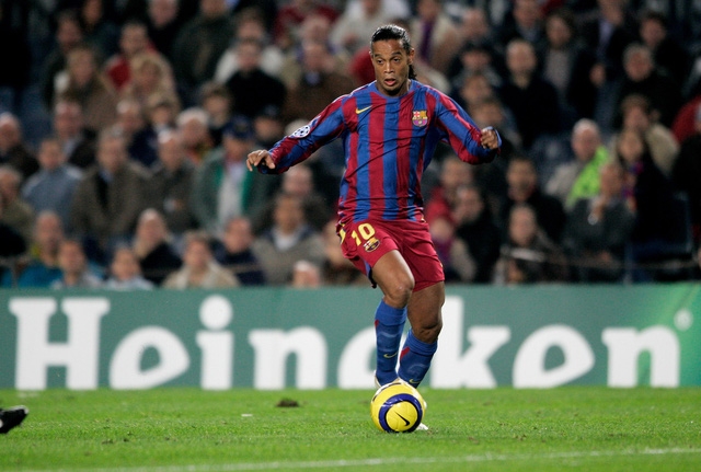 Ronaldinho sẽ có mặt tại Việt Nam vào đầu tháng 4