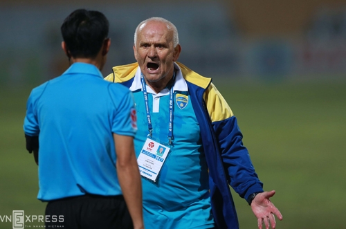 dinh-ban-phan-luoi-thanh-hoa-dut-mach-bat-bai-tai-v-league-2