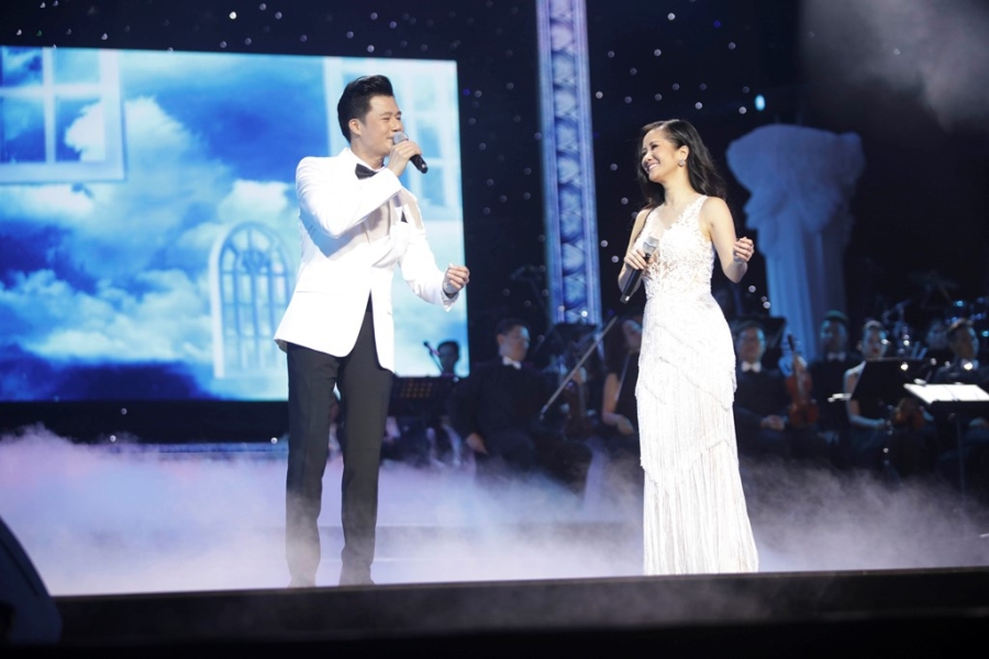 Quang Dung ket hop an y voi cac my nhan trong live show ky niem 20 nam hinh anh 4