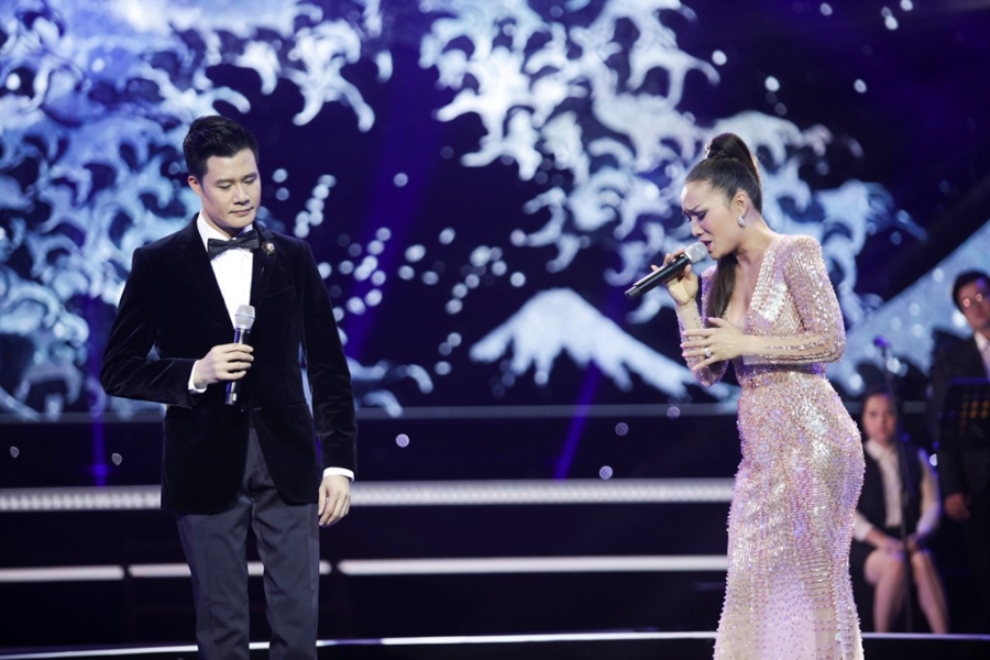Quang Dung ket hop an y voi cac my nhan trong live show ky niem 20 nam hinh anh 10