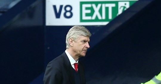 HLV Wenger đã không còn nhận được sự tin tưởng của các cầu thủ sau nhiều năm thất bại