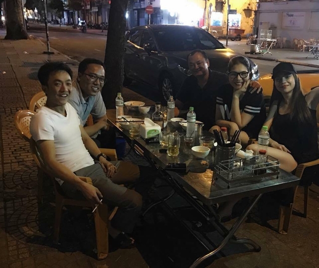 Hồ Ngọc Hà lên tiếng về hình ảnh Cường Đôla mở cửa xe khi đi ăn khuya - Ảnh 1.