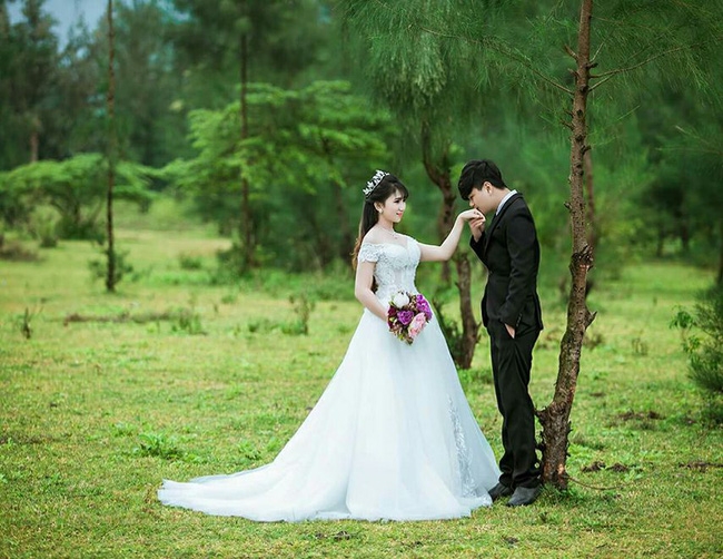 Chuyện hậu trường bất ngờ của cô dâu vừa mặc váy cưới vừa cho con bú gây sốt trên diễn đàn chị em - Ảnh 9.