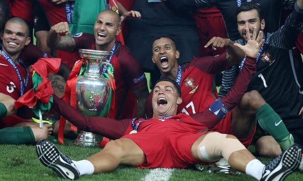 Cristiano Ronaldo tro thanh cau thu hay nhat Bo Dao Nha hinh anh 1