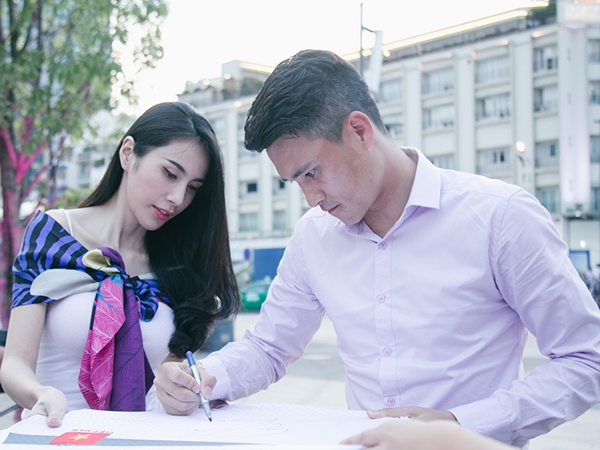 thuy-tien-cong-vinh-tinh-tu-khi-ghi-hinh-cho-kenh-truyen-hinh-the-gioi-9