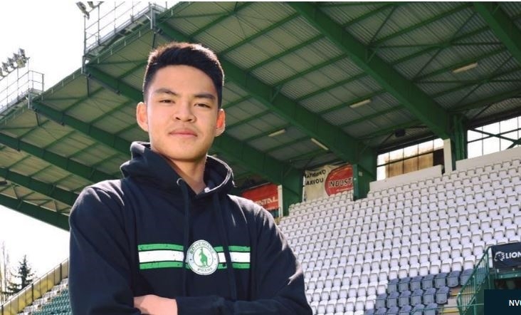 Tony Lê Tuấn Anh sinh năm 1999, sở hữu chiều cao 1,8 m. 