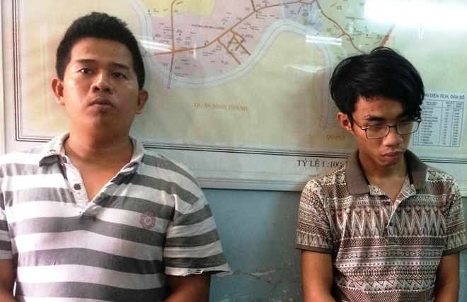 Bat trum ma tuy 9X Sai Gon luon thu 2 sung ngan ben nguoi hinh anh 2