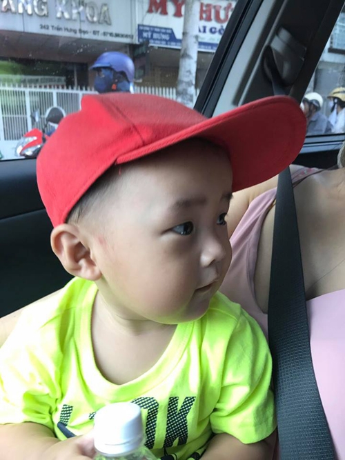 con-trai-ung-hoang-phuc-cang-lon-cang-nhu-ban-sao-cua-bo-4