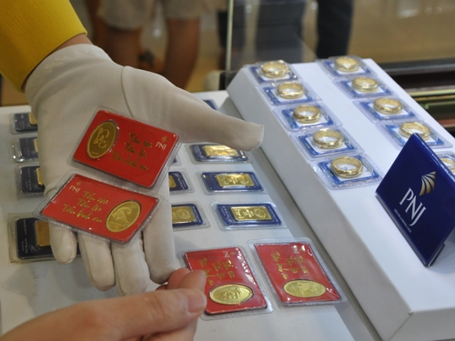 gia-vang-sjc-giam-usd-khong-doi