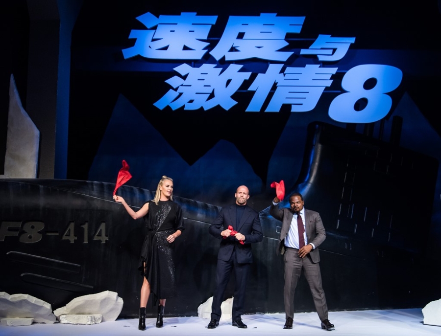Bom tan ‘Fast & Furious 8’ co buoi ra mat dau tien tren the gioi hinh anh 10