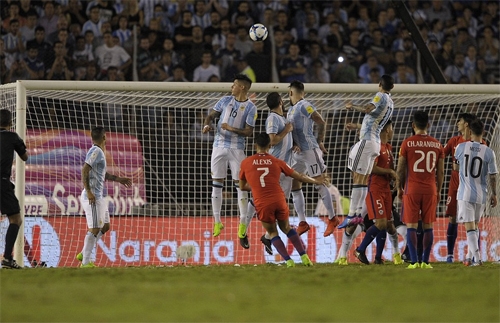 messi-lap-cong-argentina-nhay-vot-tai-vong-loai-world-cup-1