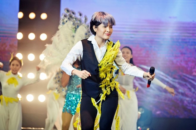 Ngoc Son rot nuoc mat khi nghe hoc tro hat ve me hinh anh 9