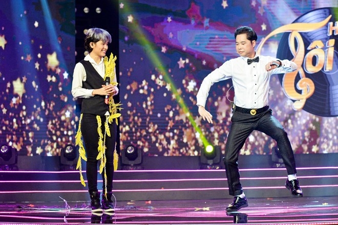 Ngoc Son rot nuoc mat khi nghe hoc tro hat ve me hinh anh 10
