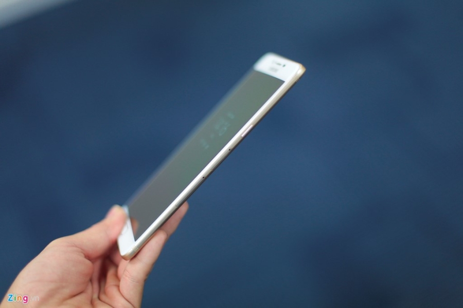 Anh smartphone RAM 6 GB dau tien cua Samsung sap ve Viet Nam hinh anh 7