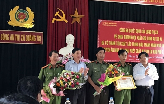  Lãnh đạo TX Quảng Trị thưởng nóng CATX trước chiến công xuất sắc phá Chuyên án 317M. 