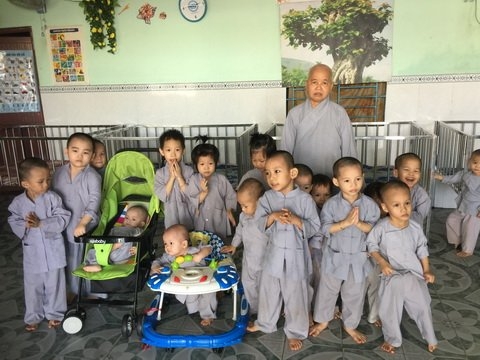 Cô nhi viện, chùa chiền, đi tu,chùa Bồ Đề