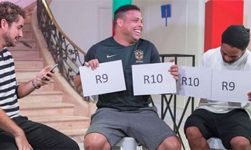 ronaldo-tu-nhan-tren-tai-ronaldinho-o-khoan-an-choi-trac-tang