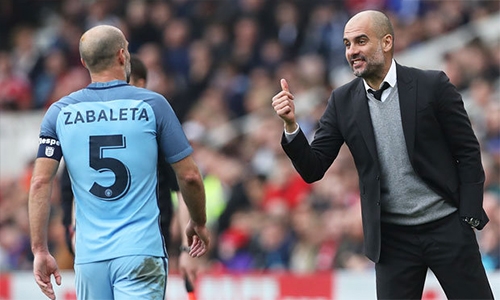 zabaleta-cac-video-cua-guardiola-lam-cau-thu-man-city-chan-ngan