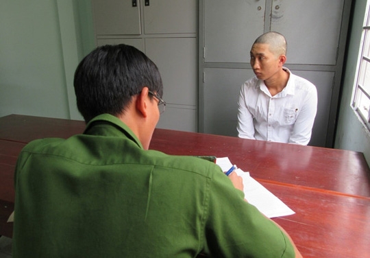di mua thuoc la, gio tro dam o voi be gai con chu quan hinh anh 1