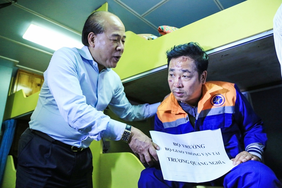 dua hai thuyen vien tau hai thanh 26 blc bi chim vao bo an toan