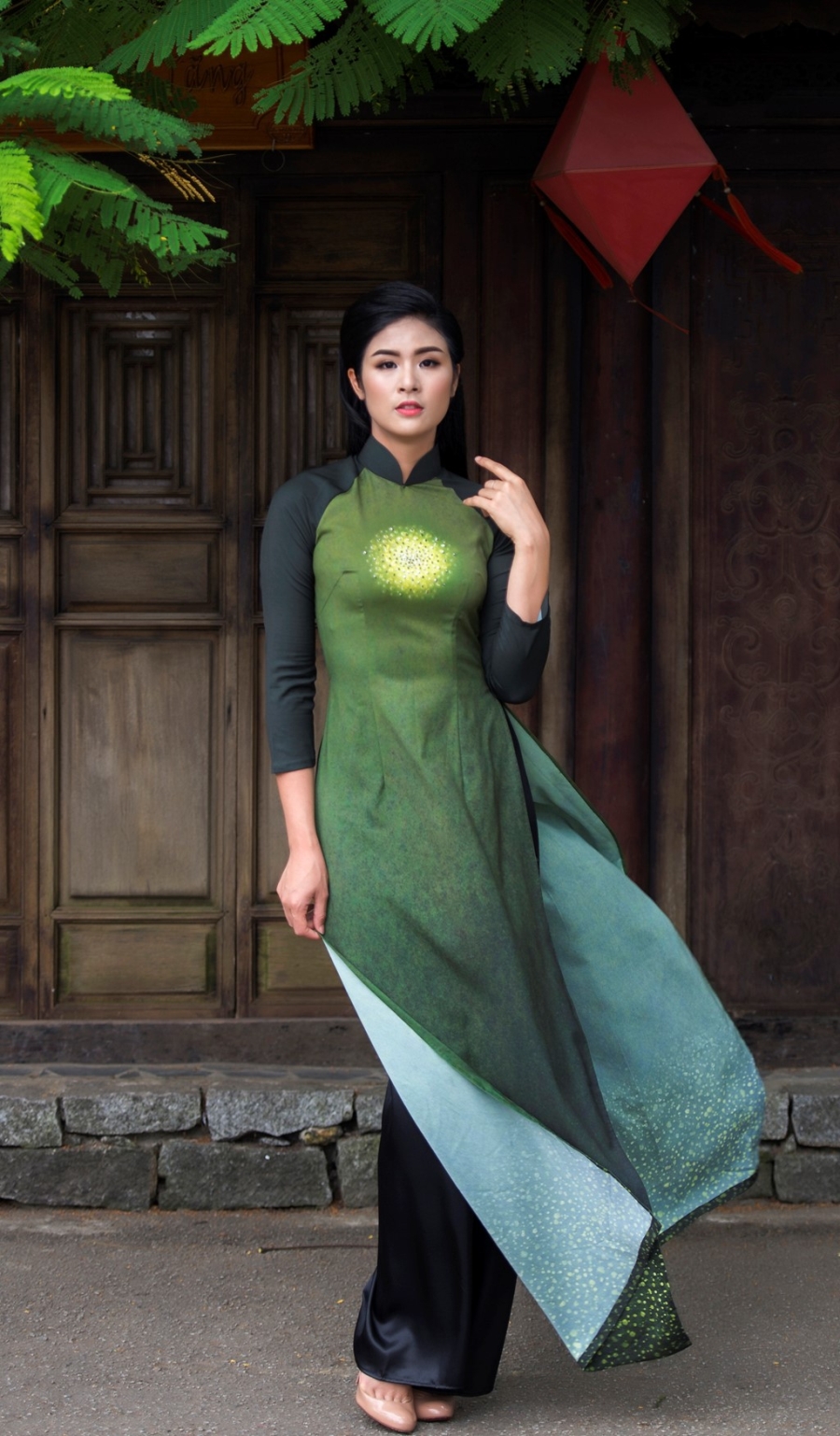 Ngoc Han duyen dang trong ta ao dai lua to tam hinh anh 8
