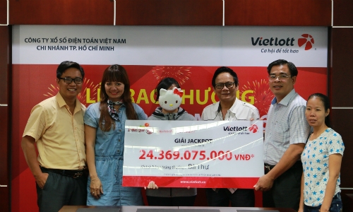 mua-ve-so-theo-ngay-sinh-nu-nhan-vien-van-phong-trung-24-3-ty-dong
