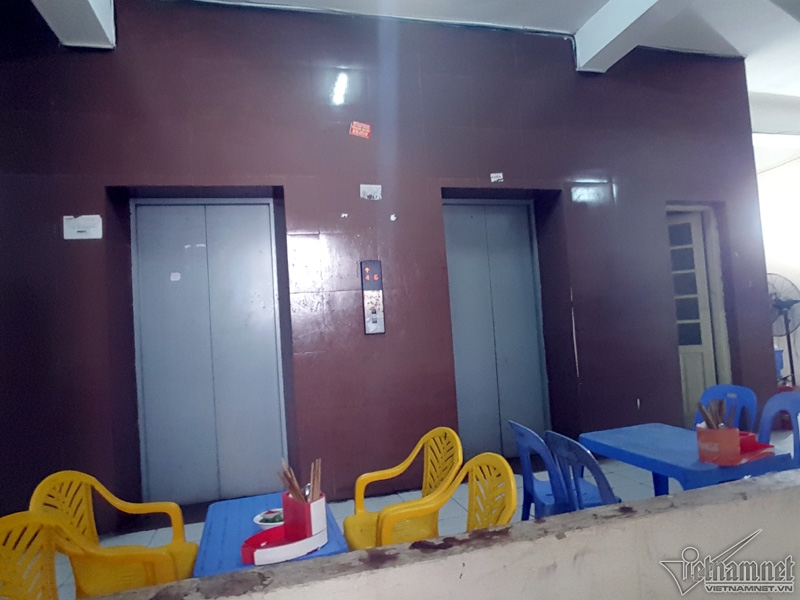 dẹp vỉa hè, quán ăn chui gầm cầu thang