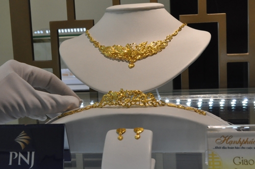 gia-vang-sjc-tang-nguoc-chieu-the-gioi