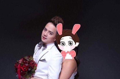 2 bong hong sexy, ai la vo moi cuoi cua cao thai son? hinh anh 1