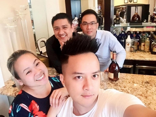 2 bong hong sexy, ai la vo moi cuoi cua cao thai son? hinh anh 8
